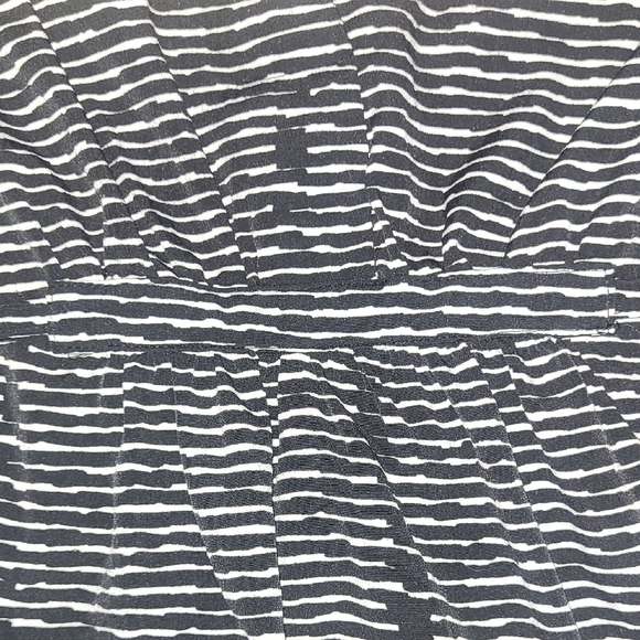 Liz Lange Maternity Tunic Top Large Black White Striped V Neck Belted Empire Wst - Picture 5 of 8